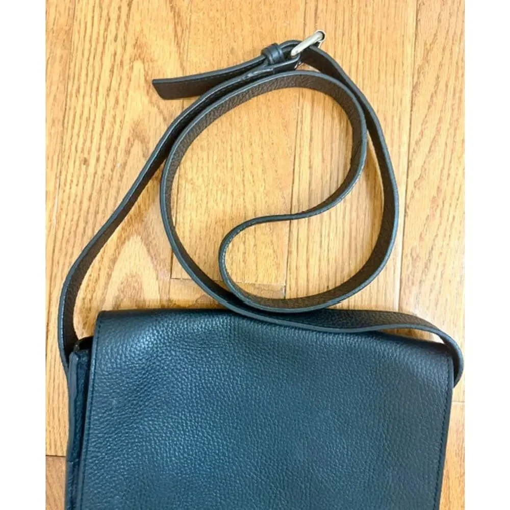 Cole Haan Men’s Black Pebbled Leather Crossbody Vintage Style Bag